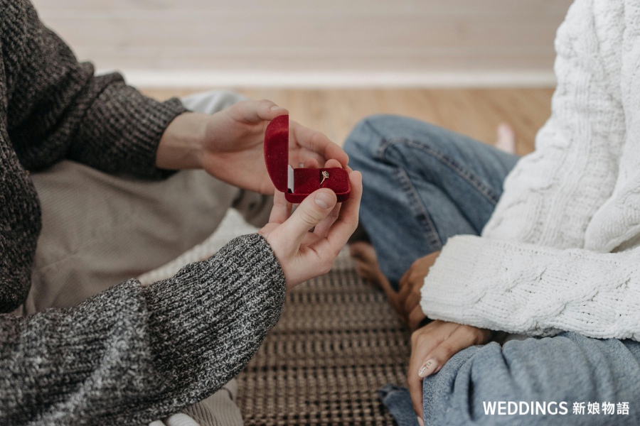 求婚戒指怎麼買?第一次挑求婚戒的選購流程與租借攻略