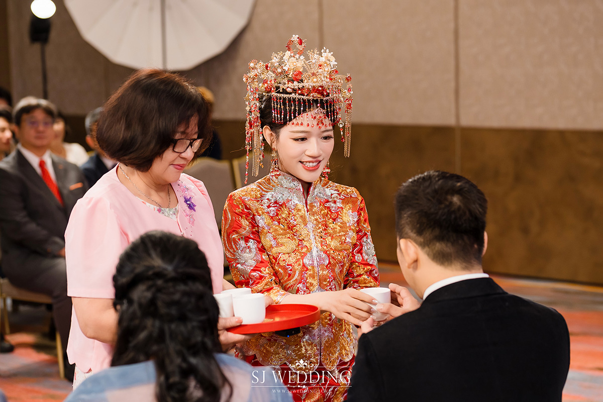 媒人 VS. 好命婆,兩者大不同!職責、挑選條件與紅包行情全攻略