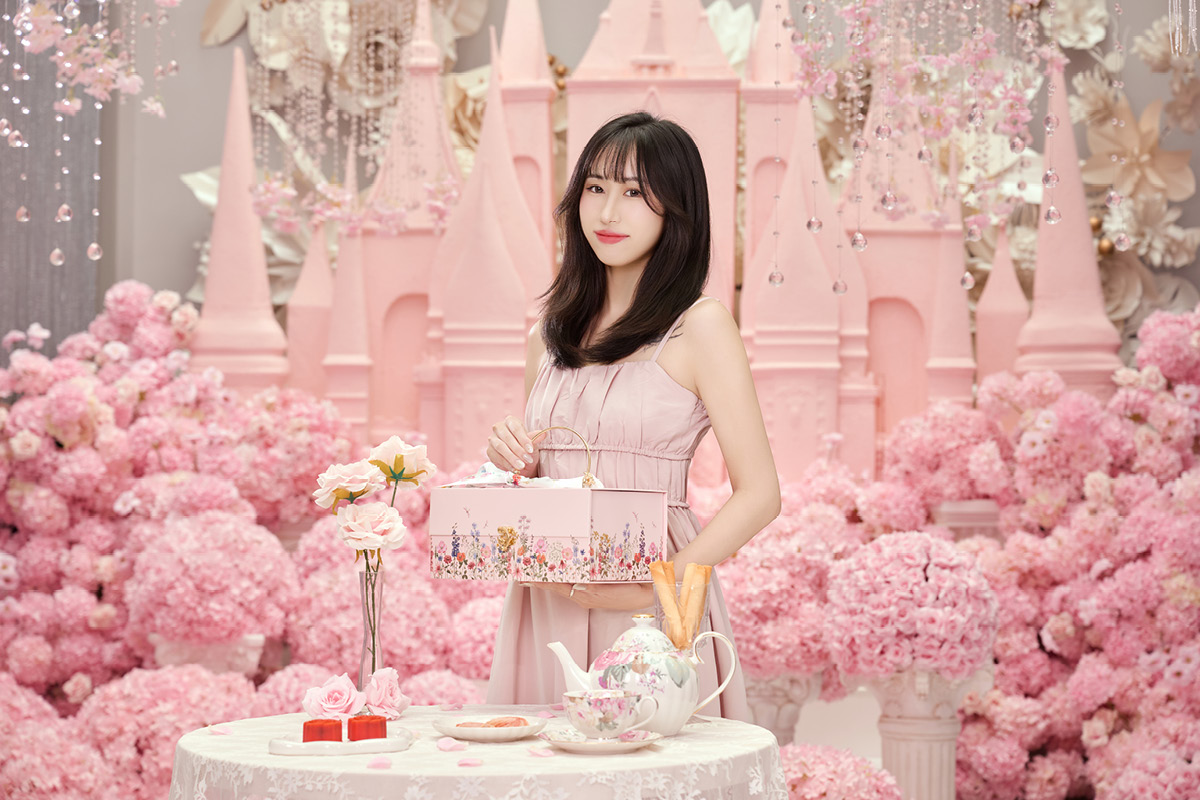 金格喜餅 X 成家婚顧|喜餅開箱:輕奢浪漫系「漫舞花境」雙層禮盒,為妳收藏一座法式花園